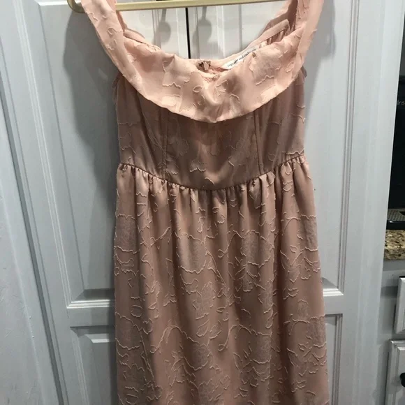 Cupcakes and Cashmere Off the Shoulder Pink Midi dress with Boning - Picture 2 of 6